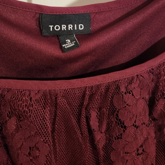 Torrid Women's Burgundy Lace Tunic Top Size 3 - Picture 2 of 5